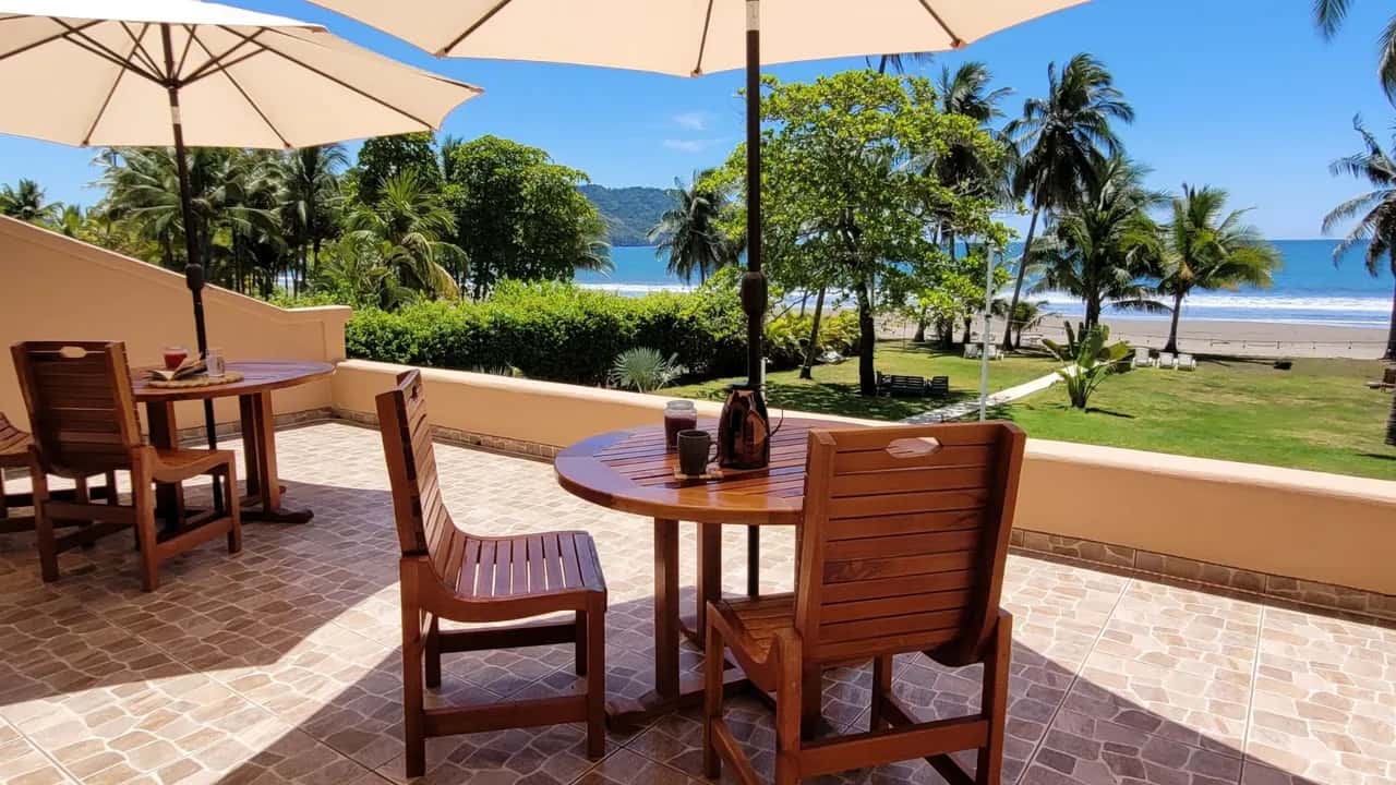 Beachfront Villa With Endless Ocean Views
