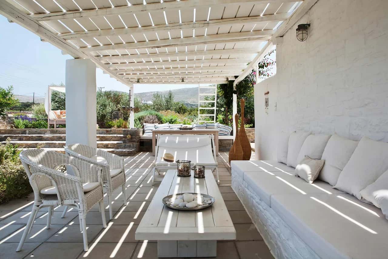 Beautiful Villa Close to Naoussa Beach