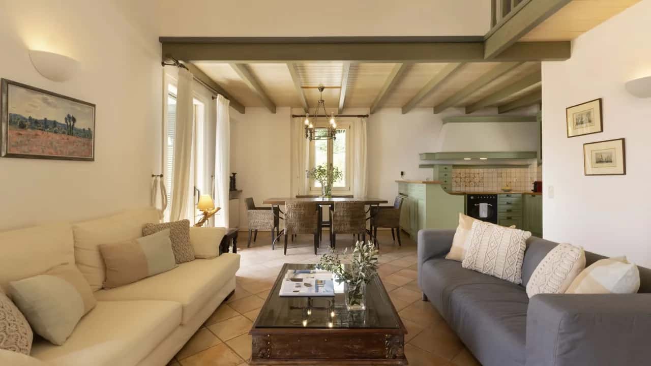 Picturesque Villa With Private Beach Path