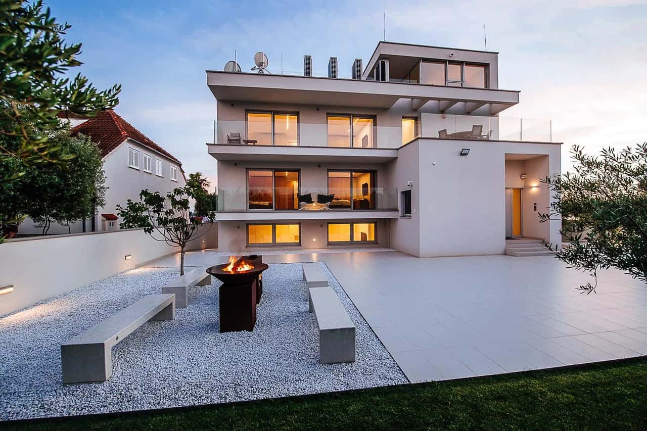Rooftop Jacuzzi 6BR Luxury Beachfront in Zadar