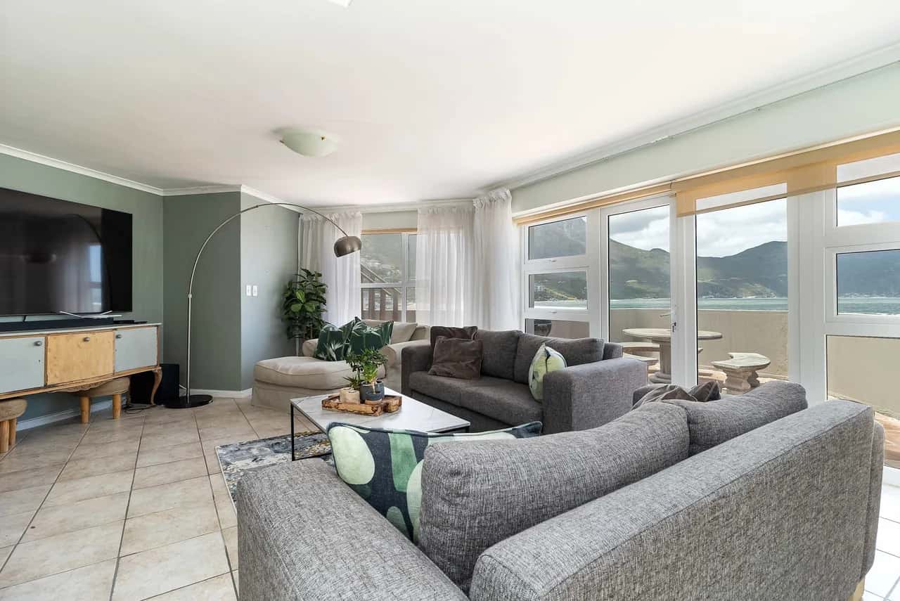 Beachfront Villa, SeaBreeze ,Hout Bay ,Cape Town , South Africa 