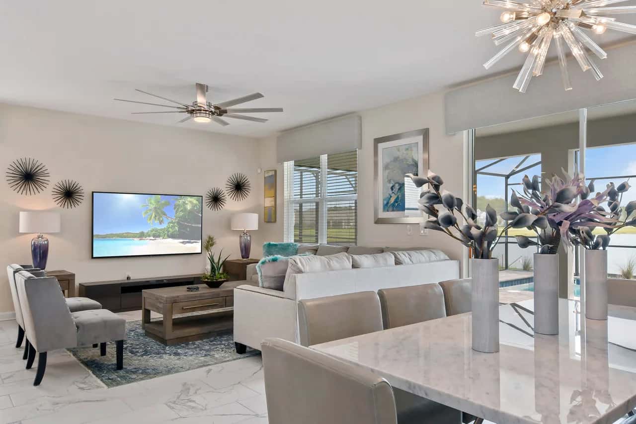9BR Family Retreat, Private Pool, Storey Lake