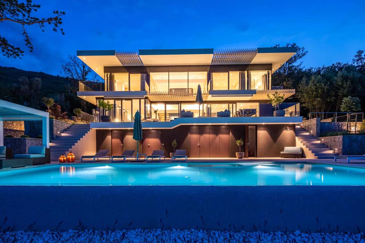 Stilvolle Villa mit Meerblick und Pool