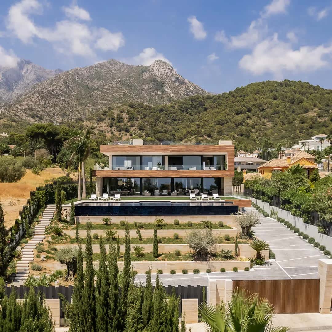 Luxury Villa in Cascada De Camojan