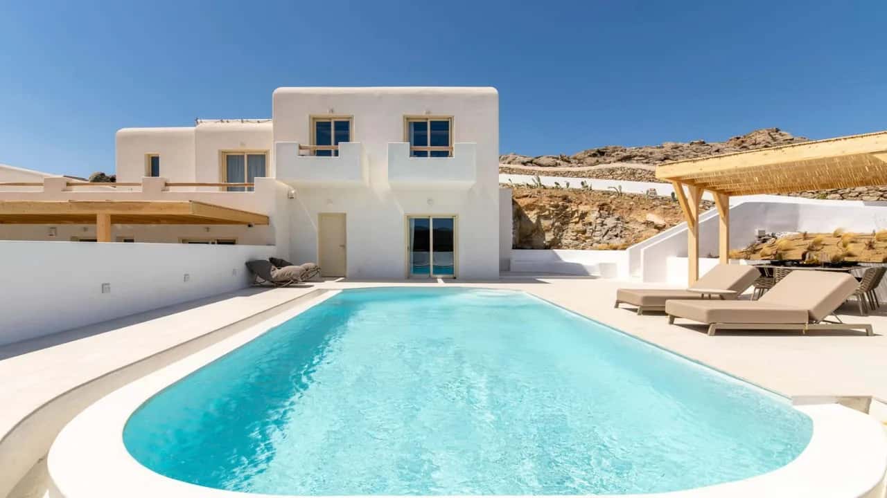 Elegant Villa With Panoramic Island Views