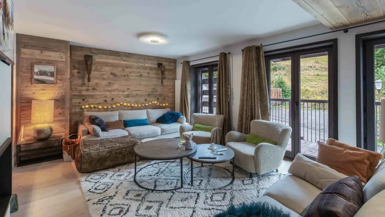 Alpamayor Apartment With Ski-in Access