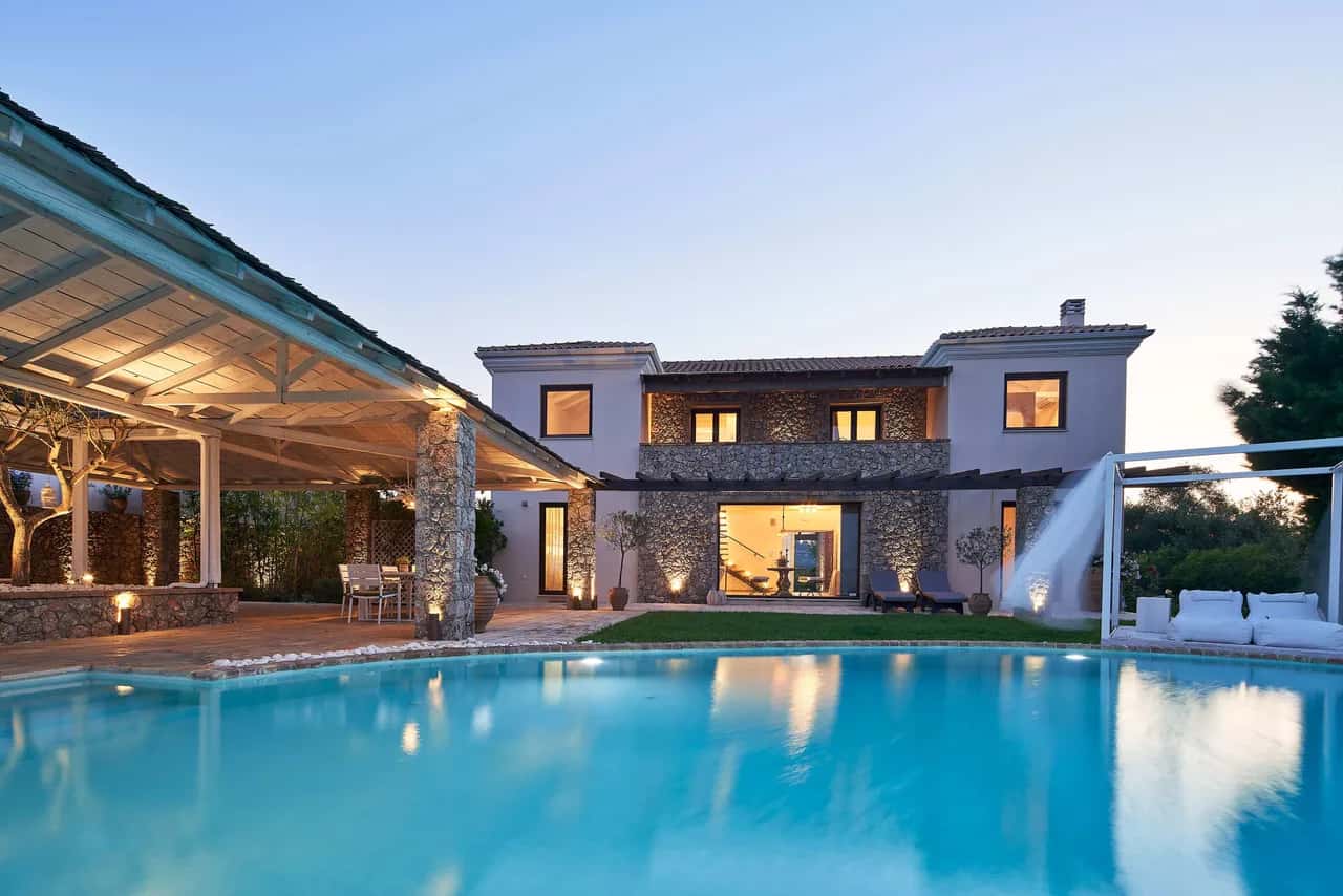 Modern Villa With Stunning Sea and Mountain Views