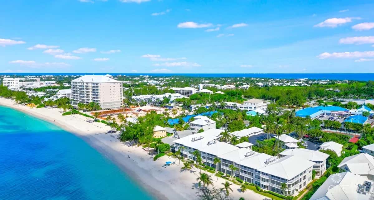 Strandnahe Drei-Zimmer-Condo in Cayman