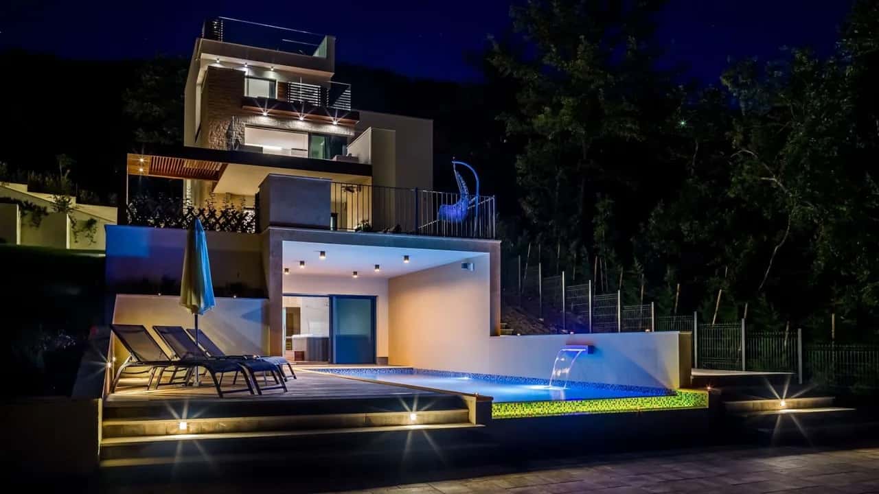 Prestigious Villa Overlooking Adriatic