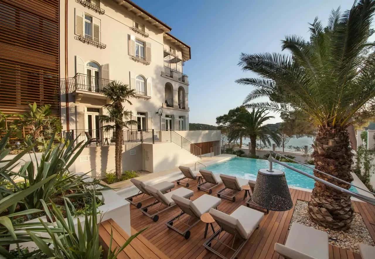 Elegant Villa With Sea View Terrace