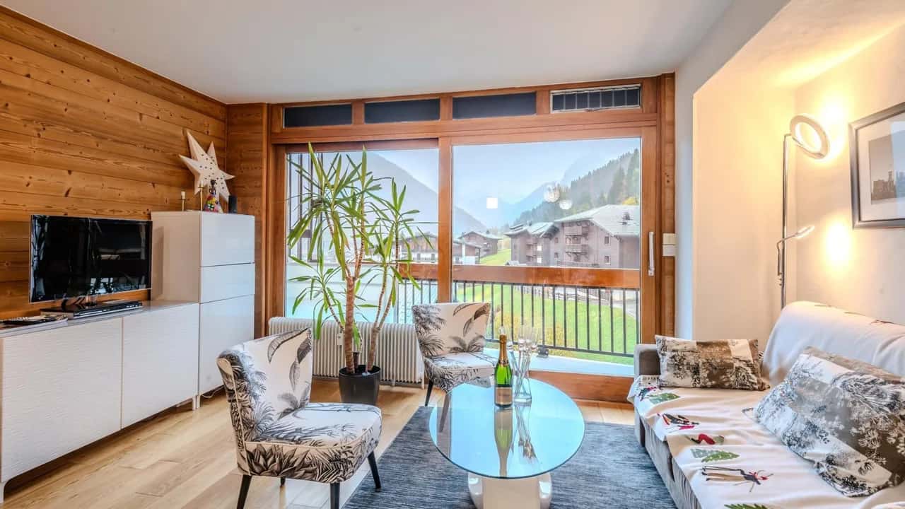 Cozy Morzine Stay With Fireplace