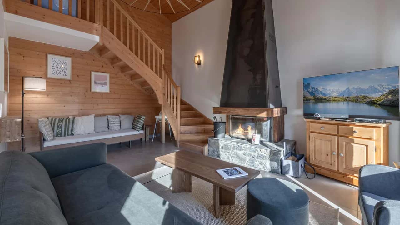 Spacious Ski Apartment With Fireplace