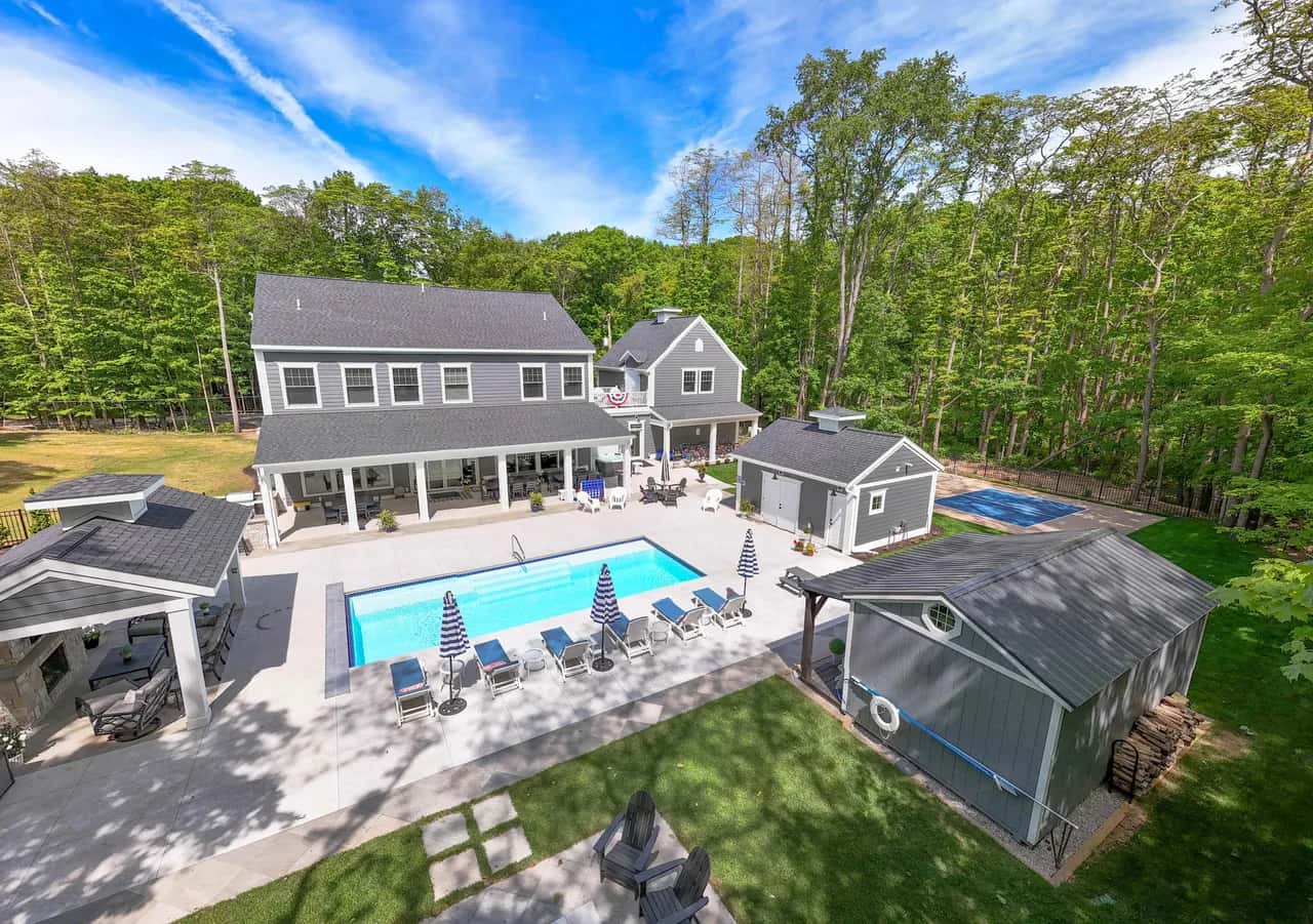 Lakeside Nine Bedroom Estate in Michigan
