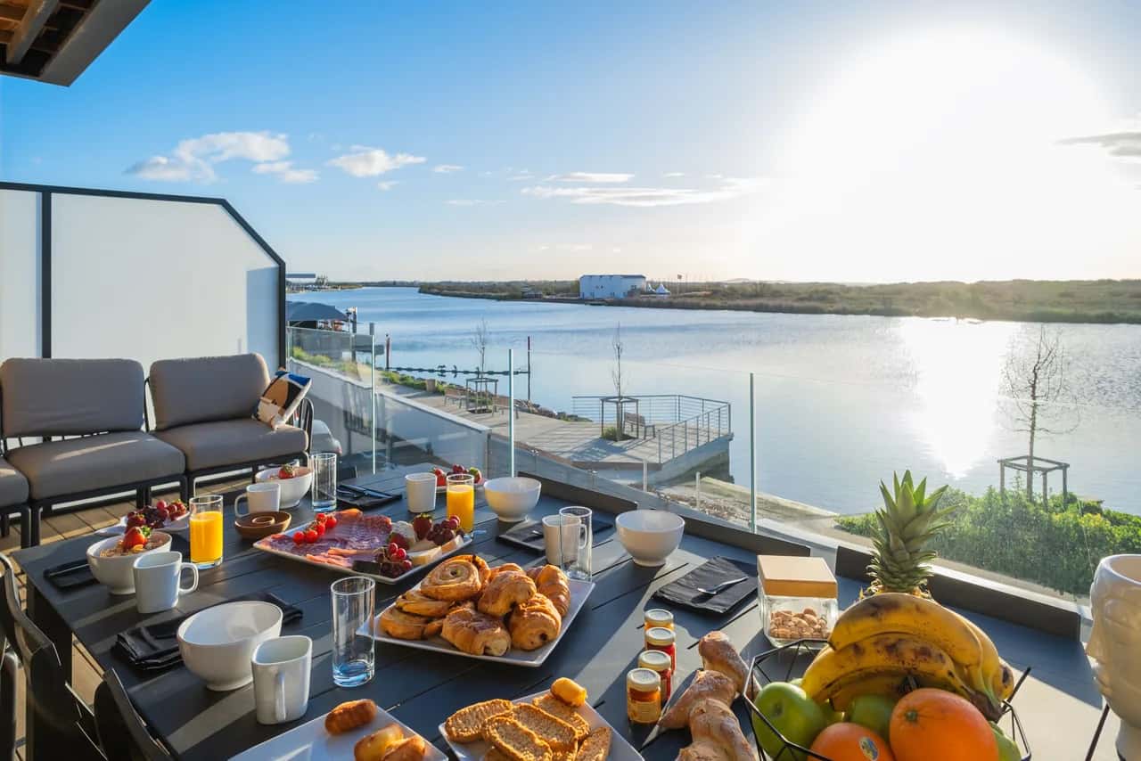 Naval 47 – Villa, Majestic Orb & Sea View, Hot Tub