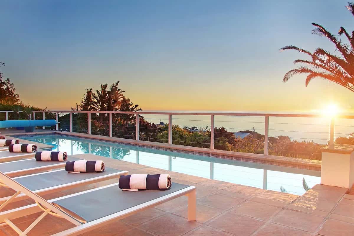 Ocean Views, Pool, Sleeps 6, Camps Bay - Rontree
