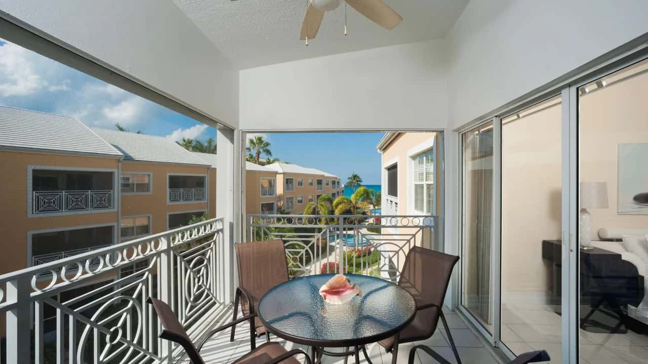 Regal Beach Club #531: 2BR-Oceanview-Wohnung am 7 Mile Beach