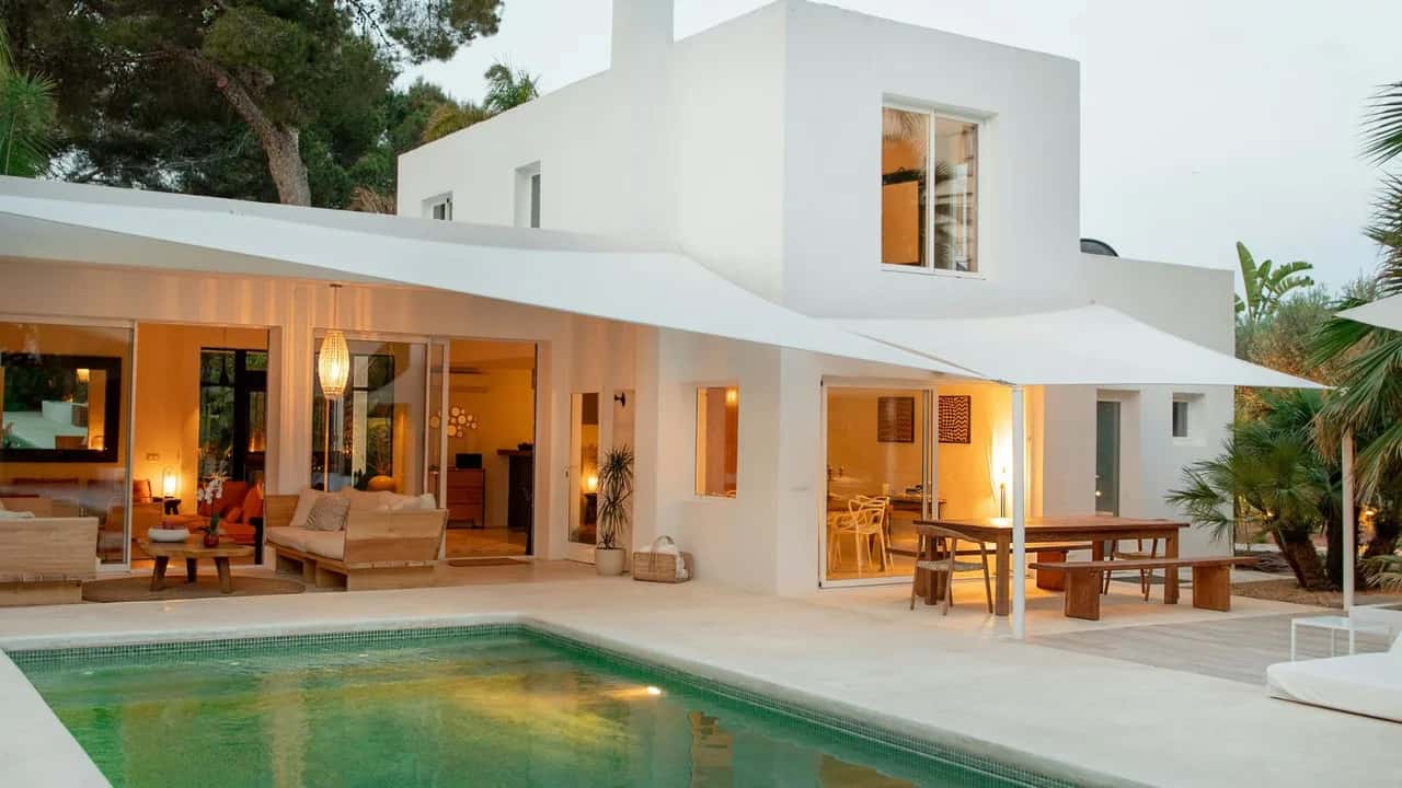 Modern Design Meets Island Tranquility