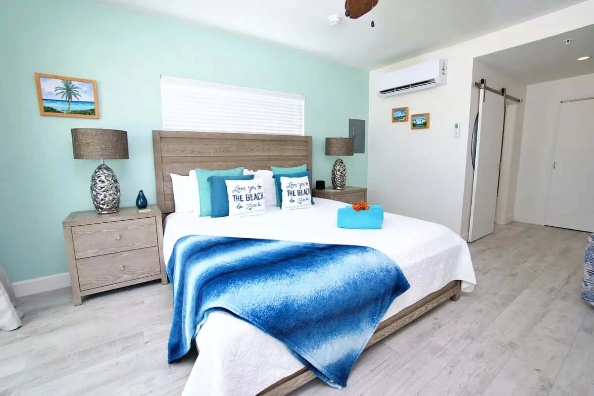The Sunrise Oceanfront Studio Cottage in East End