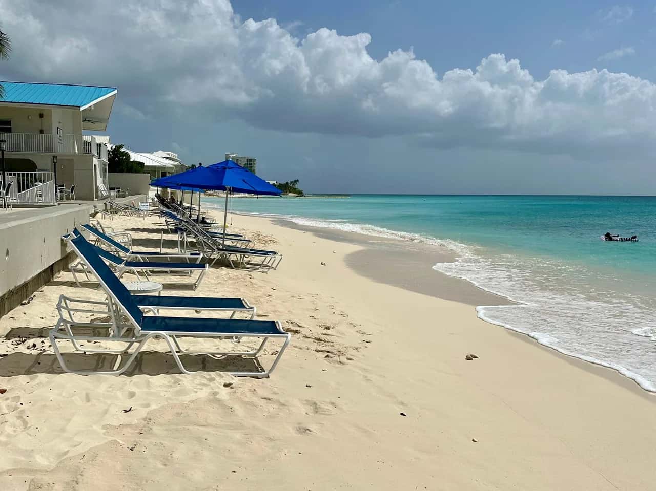 Cayman Reef Resort #6 & Pool on 7 Mile Beach