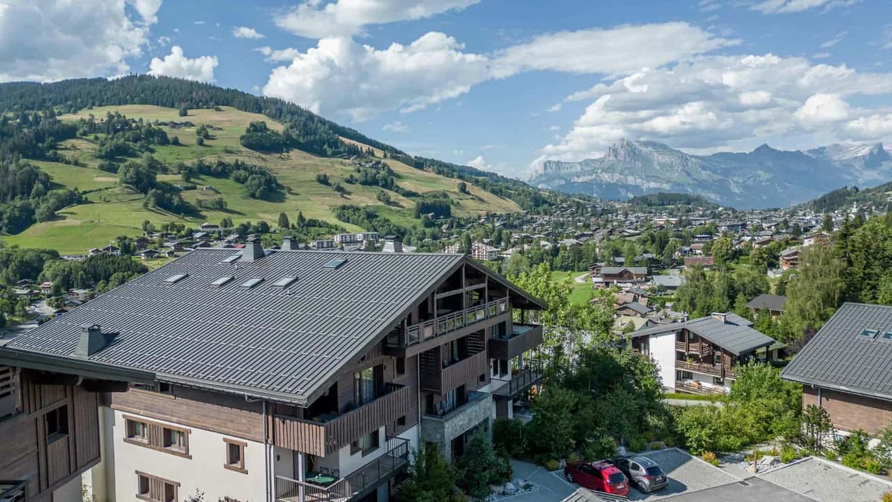 Séjour de luxe à Rochebrune avec vue panoramique