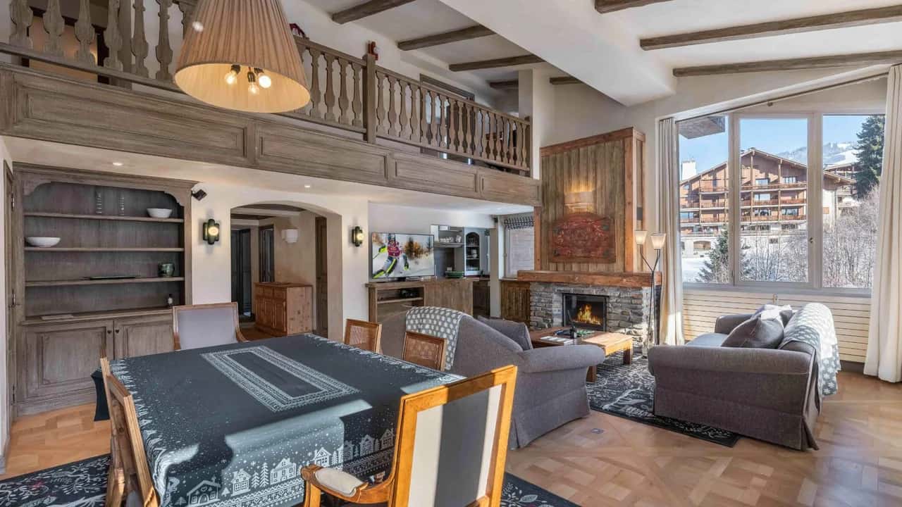 Authentic Mountain-Style Apartment Retreat