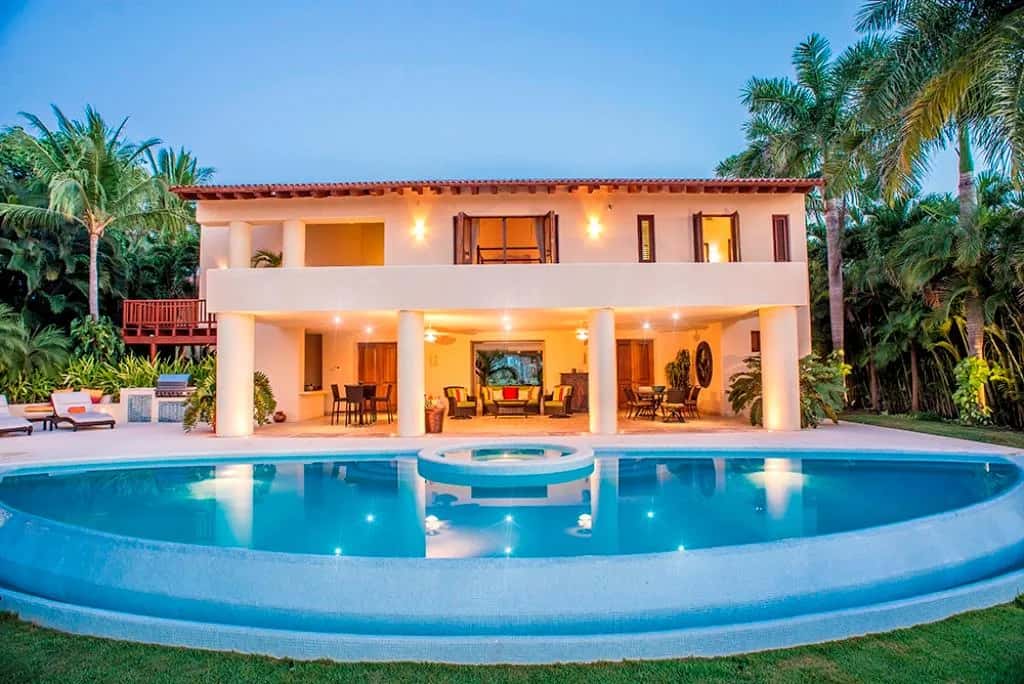 Private Beachfront Six Bedroom Villa in Lagos del Mar