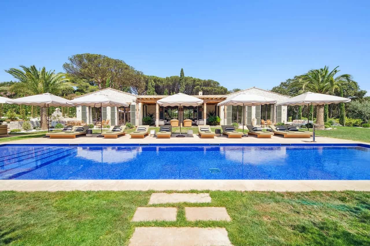 Elegant Escape in Mediterranean Setting