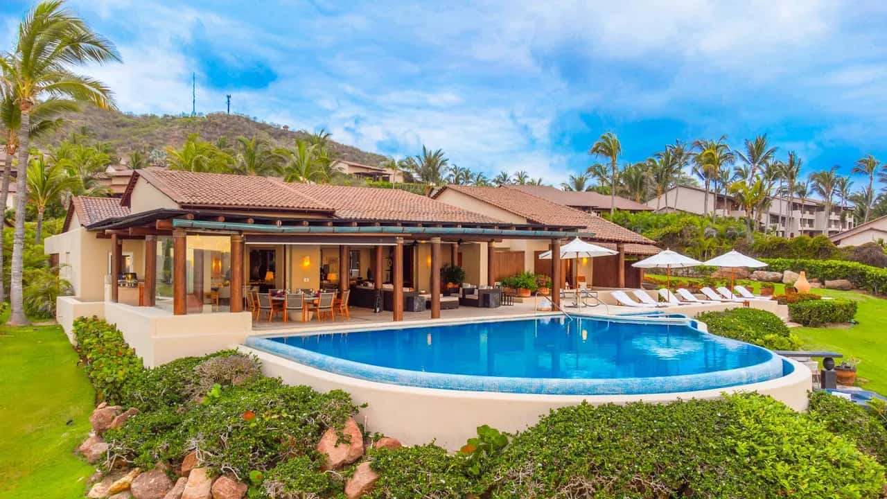 Breathtaking Villa Over Four Seasons