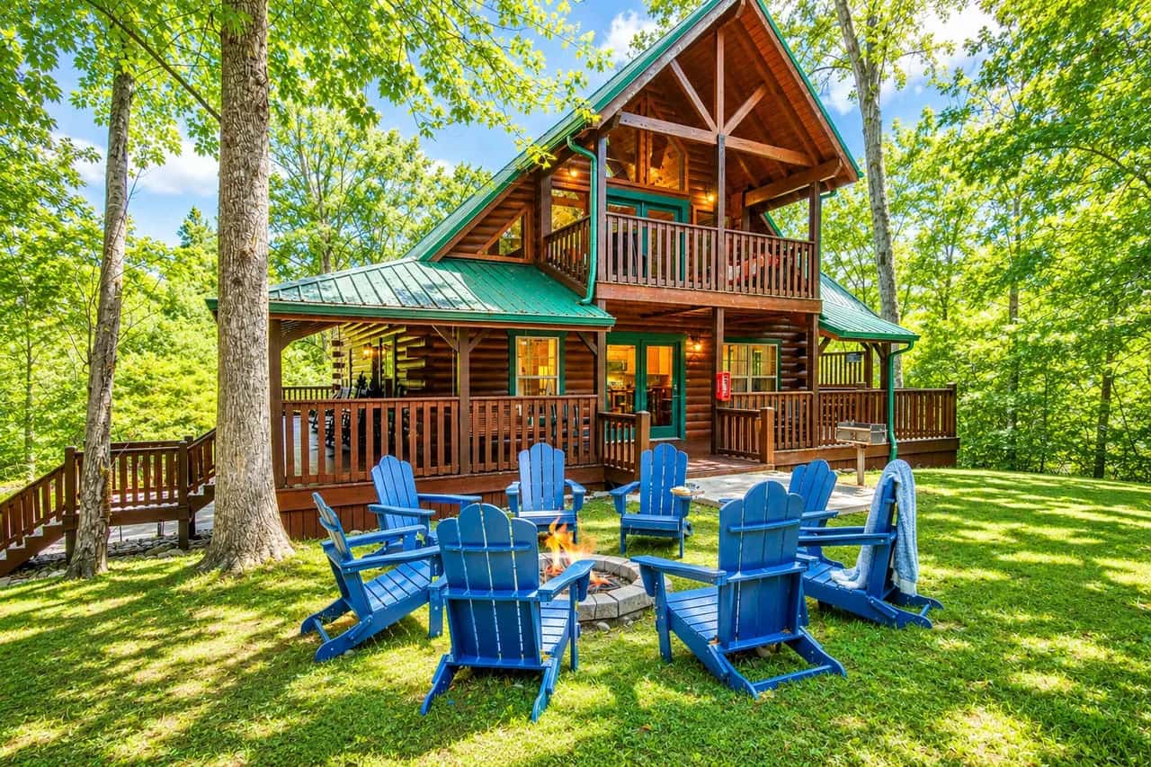 Escapada en Gatlinburg – A Pasos de la Calle Principal, Acomoda 16