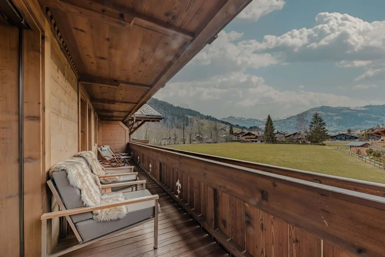 Suite With Views Overlooking Rolling Hills