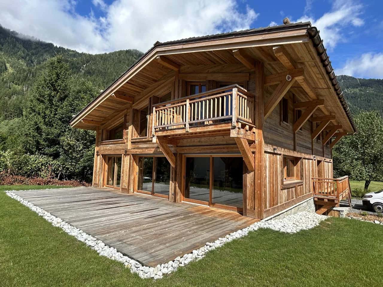 Geräumiges Chalet-Refugium mit Außen-Whirlpool