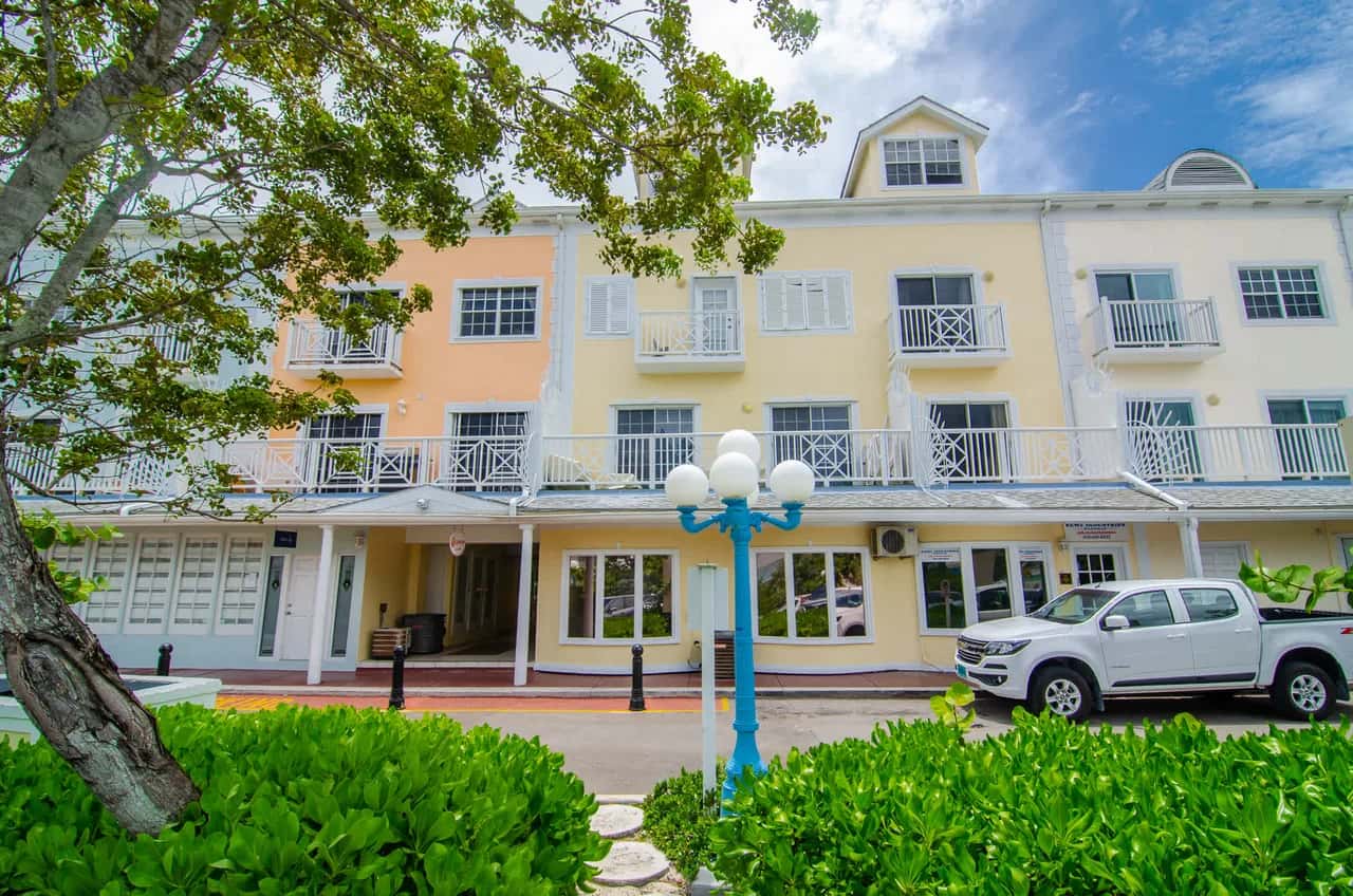 Elegantes Sandyport-Haus mit Meerblick