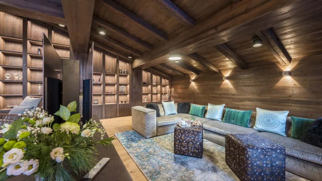 Luxurious Apartment With Sauna and Fireplace