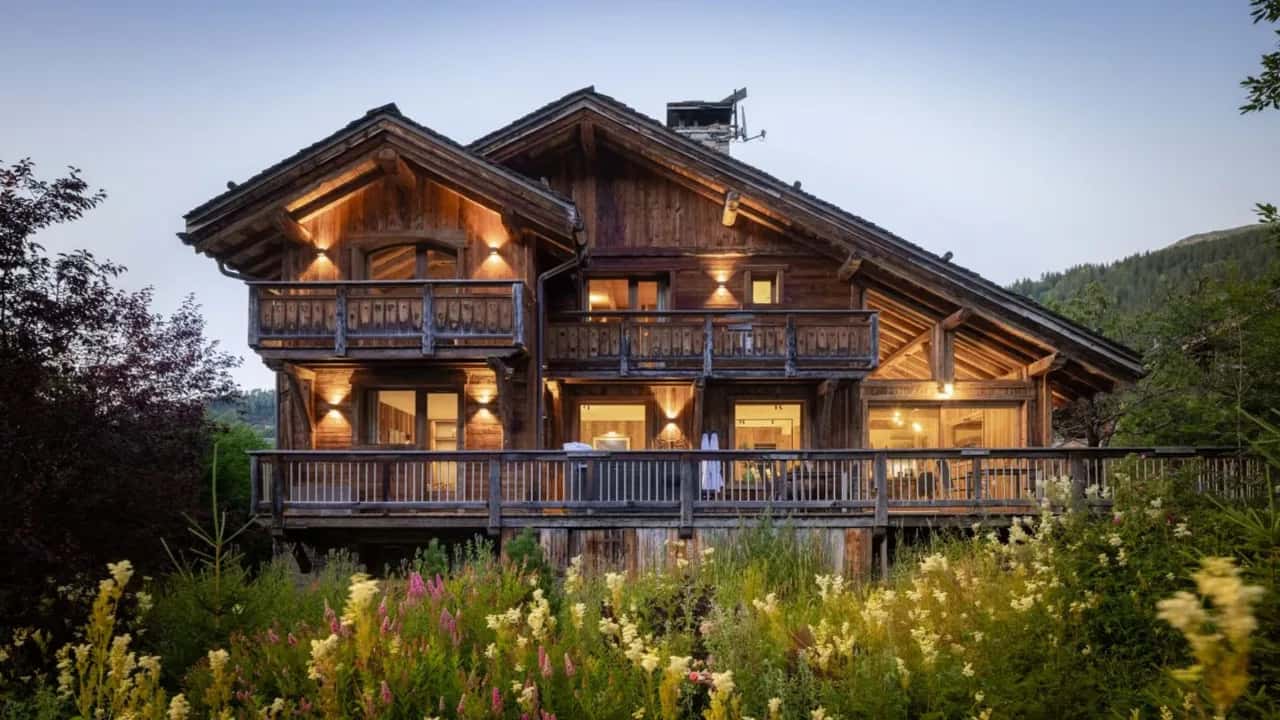 Elegant Ski Chalet Featuring Private Hot Tub