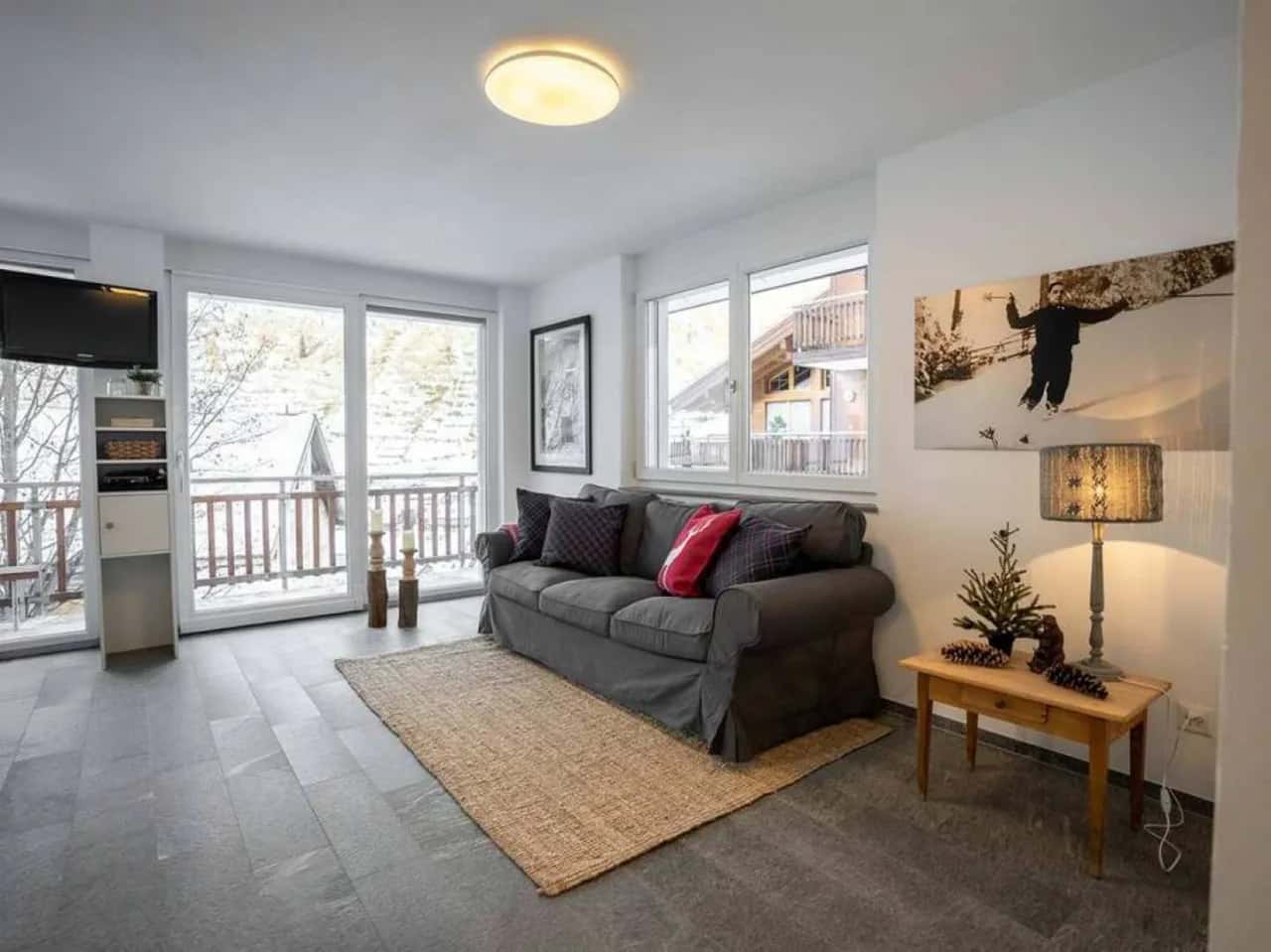 Bright Duplex Apartment With Iconic Views