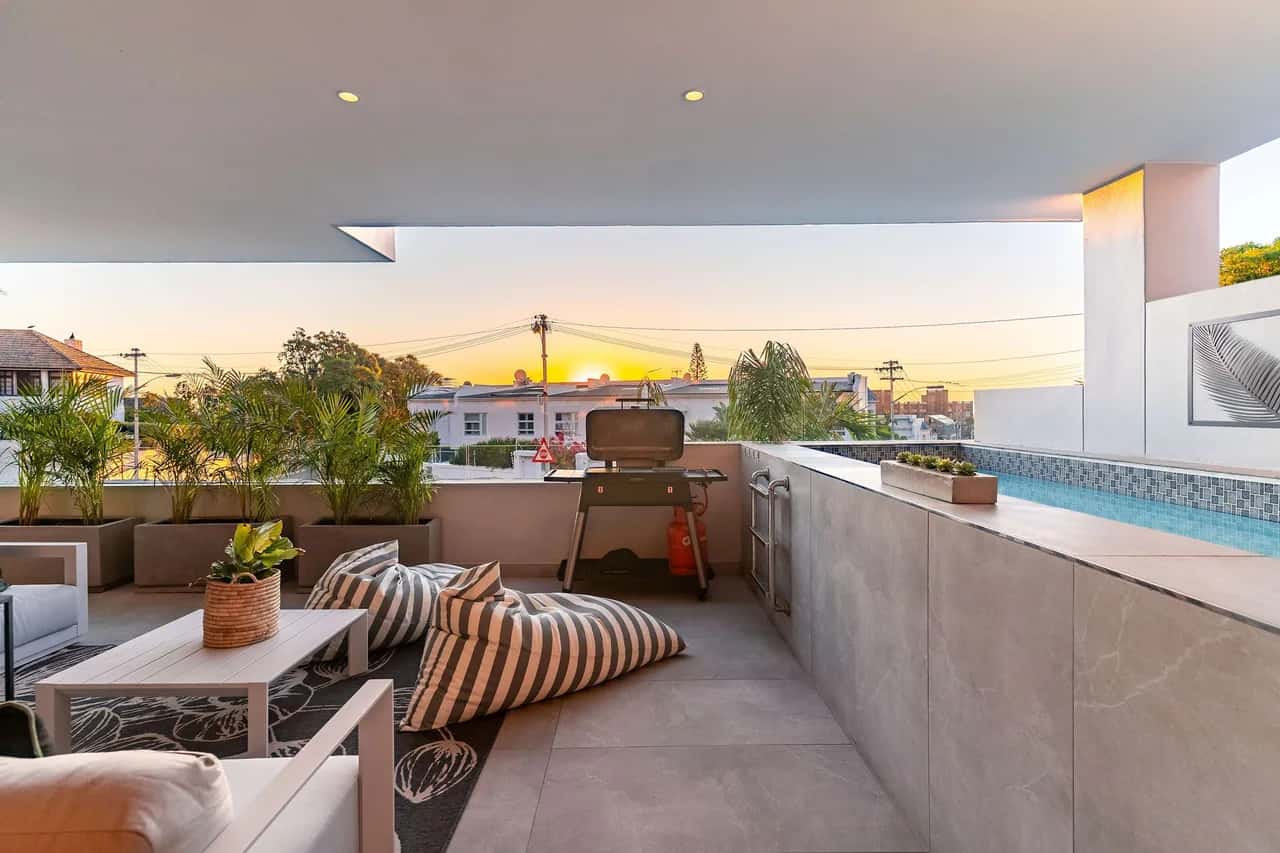 Walk to beach, Pool, Camps Bay -Terrace Royale Apt