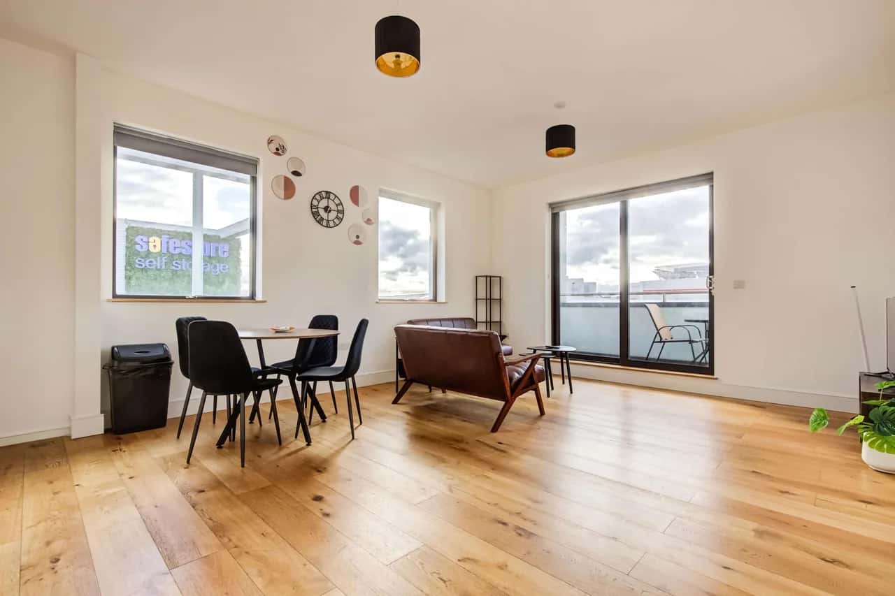 Wembley 2BR Apartment with free parking