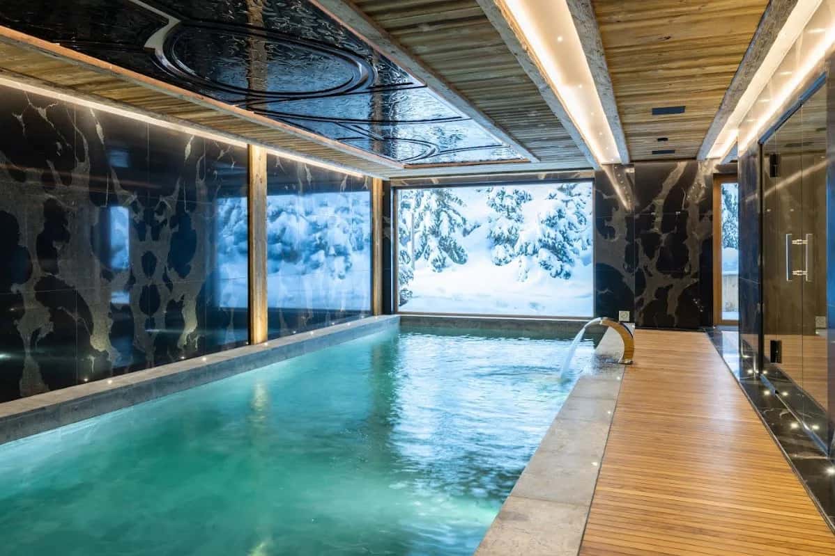 Chalet Moderno y Lujoso con Centro de Bienestar