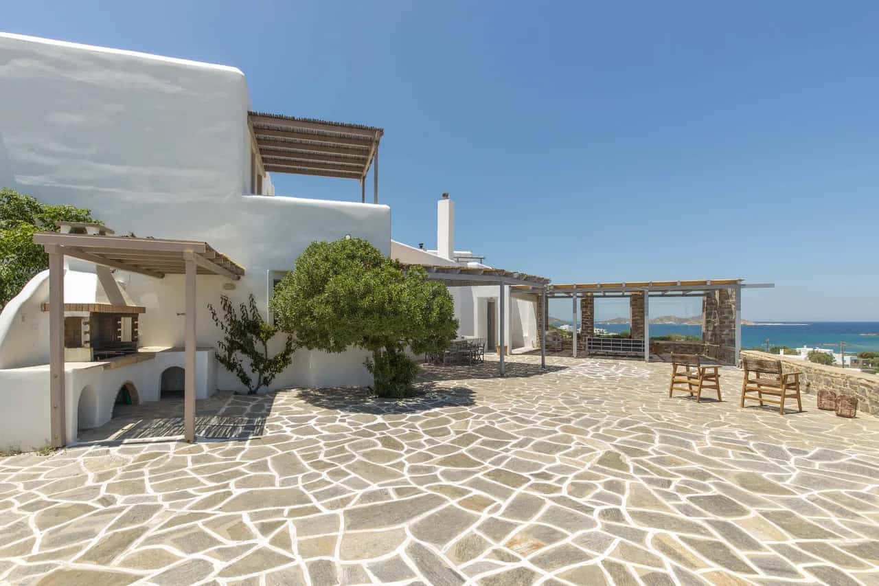 Relaxing Paros Villa With Alfresco Dining