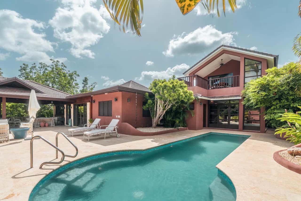 Beachside Villa Steps from Minitas in La Romana