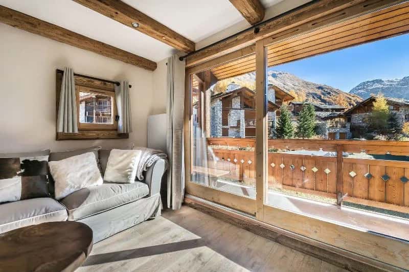 Ski In Out Duplex With Warm Décor
