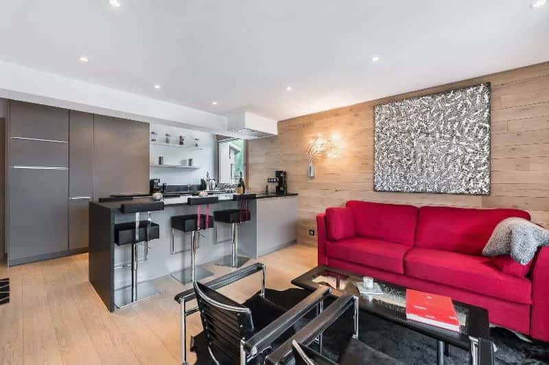 Central Val d’Isère Apartment With Fireplace