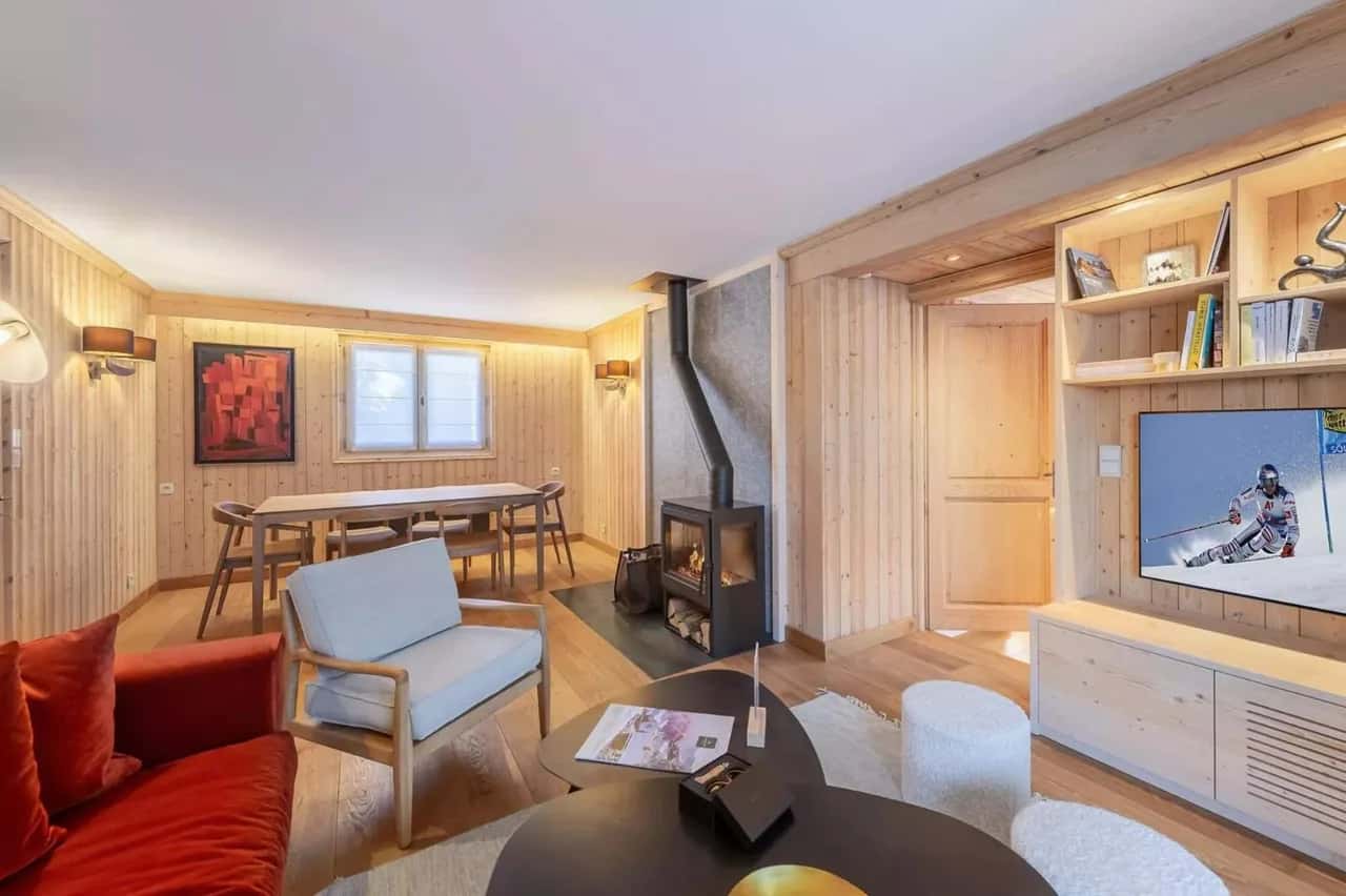 Cozy Alpine Apartment Near Chamois Gondola