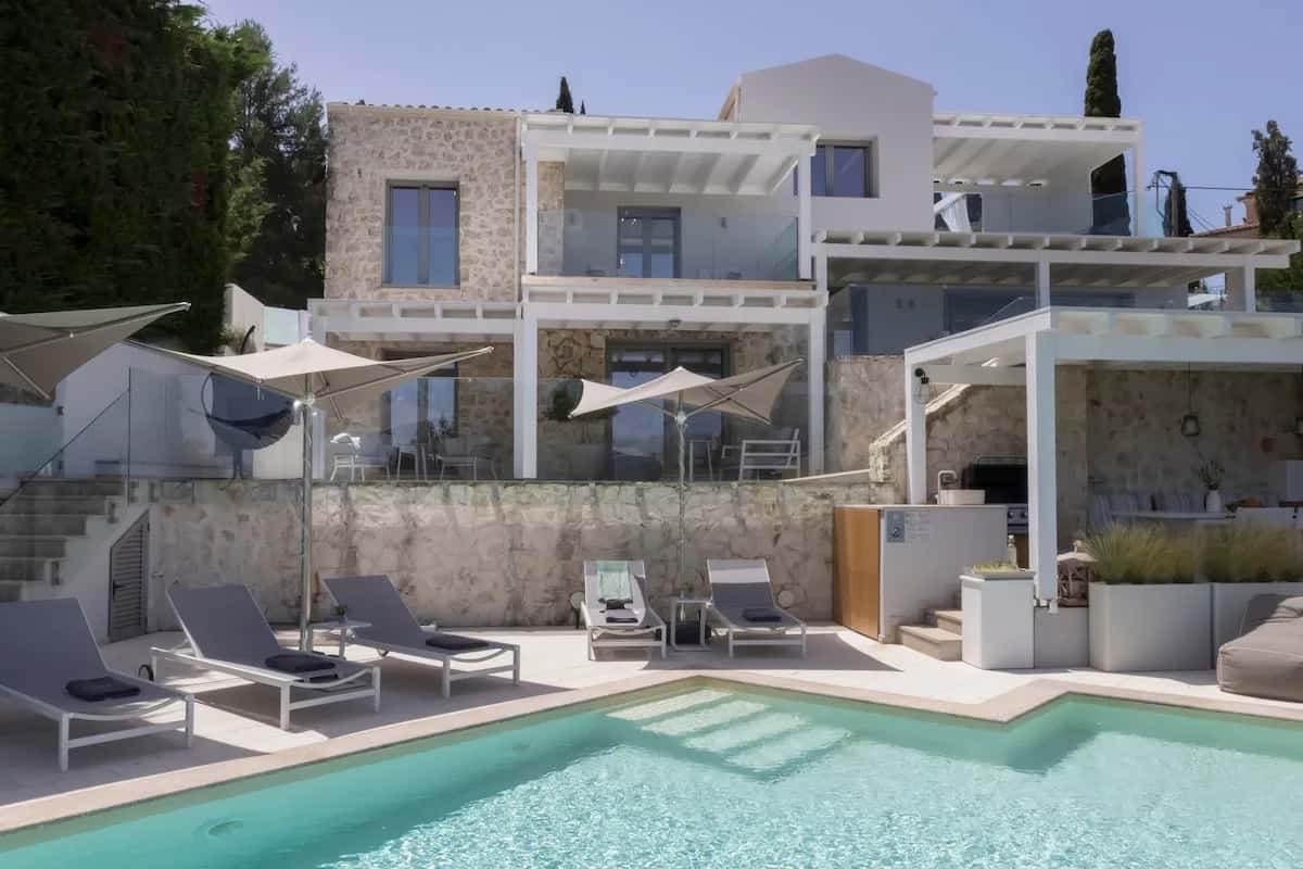 Villa Melia – Exclusive Beachfront Escape