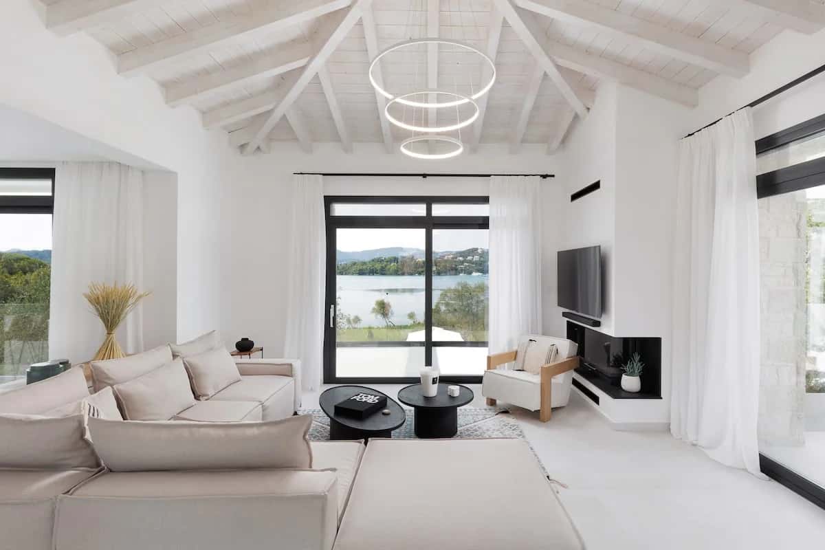 Tritonis Villa | Exclusive Seaside Retreat