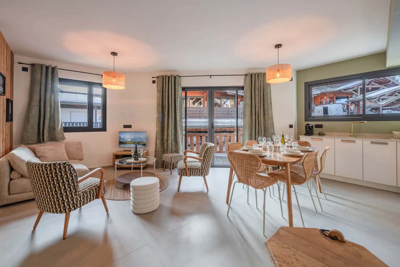 Bright Ski Apartment in Heart of Morzine
