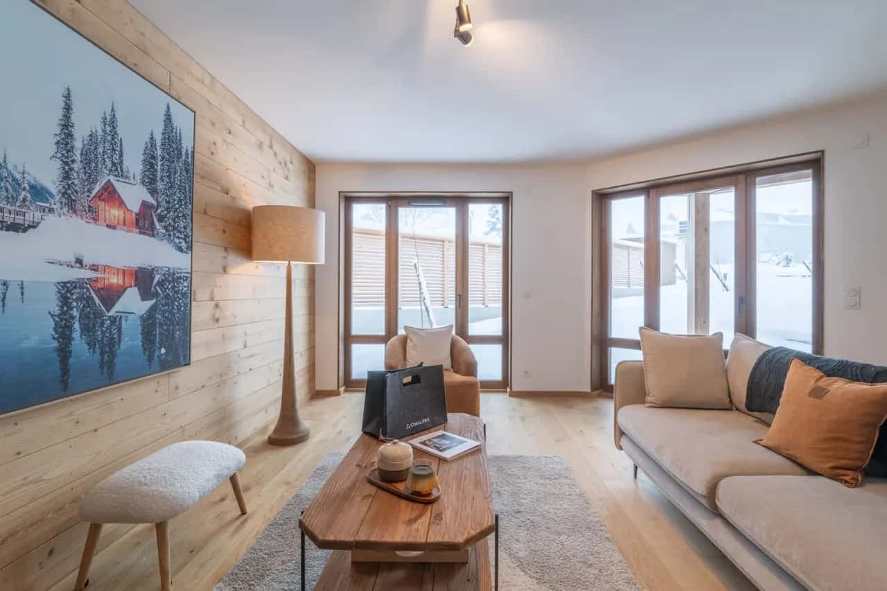 Elegant Ski Apartment With Mountain Charm