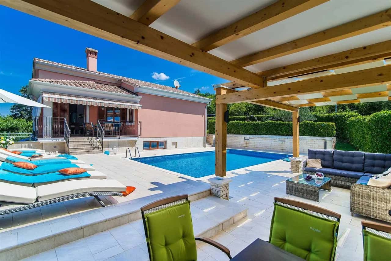 Classic Istrian Home with Pool