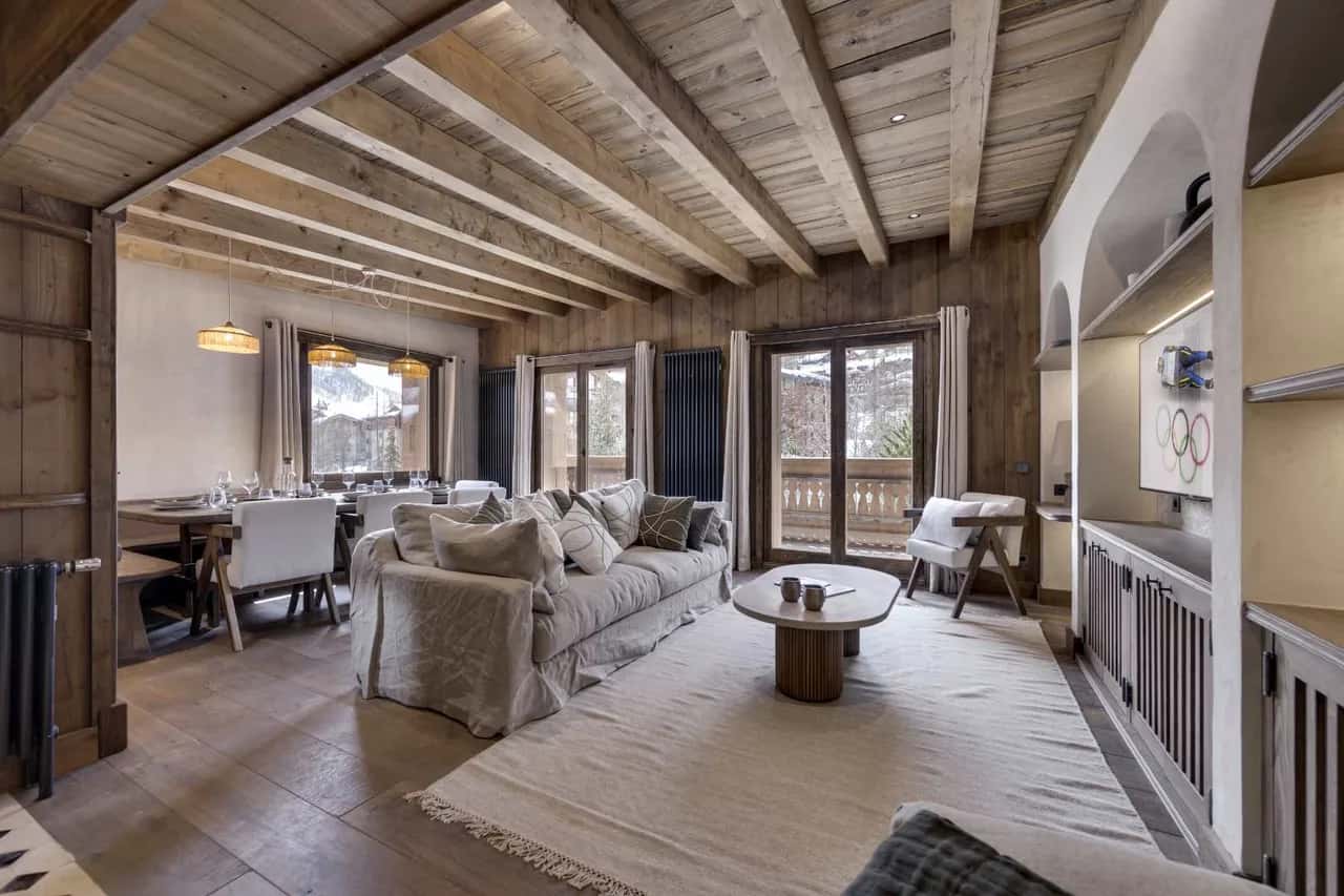 Premium Ski Retreat With Balcony Views