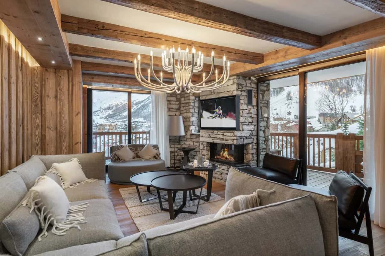 Charming Alpine Appartment With Spacious Interiors
